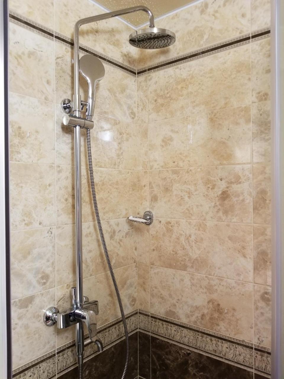 2Х Комнатная С Ремонтом В Центре.Renovated, Center Apartamento Khmelʼnytsʼkyy Exterior foto